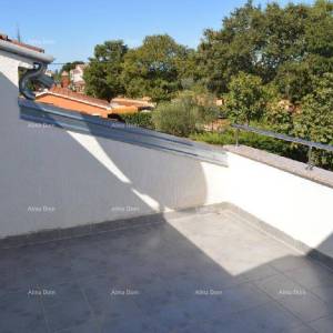 Prekrasna kuća sa bazenom! POREČ