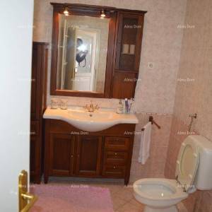 Prekrasna kuća sa bazenom! POREČ