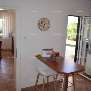 Prekrasna kuća sa bazenom! POREČ