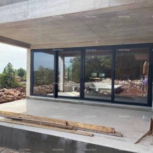 Prekrasna  moderna samostojeća kuća u Kanfanaru