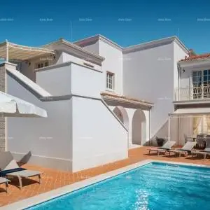 Prekrasna vila s bazenom!