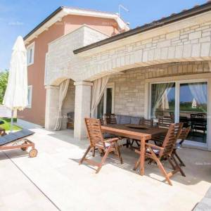 Prekrasna vila u istarskom stilu. Poreč.