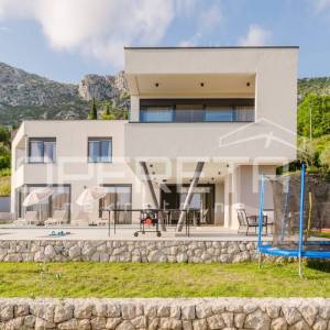 Prekrasna Vila u Prirodi: Bazen, Maslinik i Svi Moderni Sadržaji u Blizini Dubro