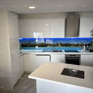 Prelijepa kuća s tri etažirana apartmana u staroj jezgri grada, Poreč!