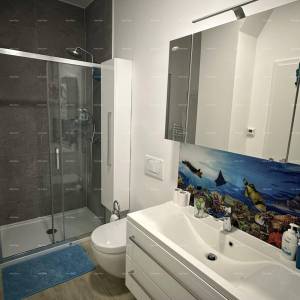 Prelijepa kuća s tri etažirana apartmana u staroj jezgri grada, Poreč!