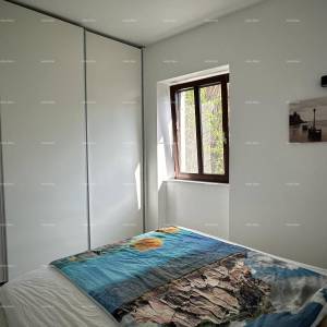 Prelijepa kuća s tri etažirana apartmana u staroj jezgri grada, Poreč!