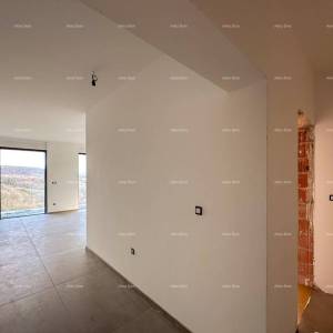 Prelijepi stan u novoj zgradi. LABIN.