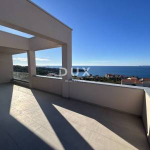 PRIMOŠTEN, DOLAC – NOVOGRADNJA! Penthouse s prekrasnim pogledom na more! PRILIKA!