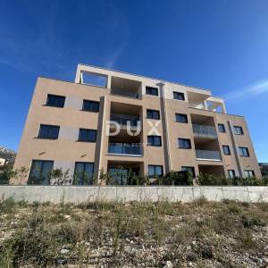 PRIMOŠTEN, DOLAC – NOVOGRADNJA! Penthouse s prekrasnim pogledom na more! PRILIKA!