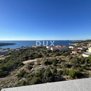 PRIMOŠTEN, DOLAC – Penthouse s prekrasnim pogledom na more! PRILIKA!