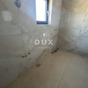 PRIMOŠTEN, DOLAC – Penthouse s prekrasnim pogledom na more! PRILIKA!