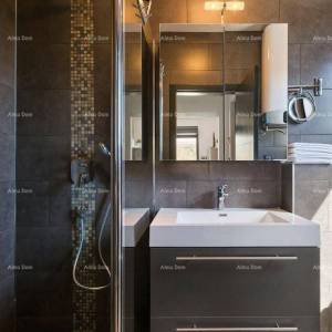 Prizemnica s bazenom! Blizina mjesta Savičente.