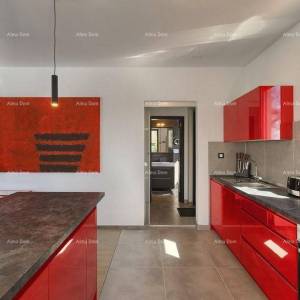 Prizemnica s bazenom! Blizina mjesta Savičente.