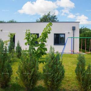 Prizemnica s bazenom! Blizina mjesta Savičente.