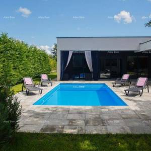 Prizemnica s bazenom! Blizina mjesta Savičente.