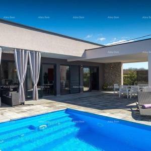 Prizemnica s bazenom! Blizina mjesta Savičente.