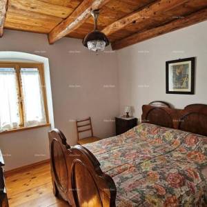 Prodaja - autentična kamena kuća s 2 pomoćna objekta i prostranim dvorištem, Brtonigla!