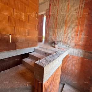 Prodaja duplex kuće s bazenom u širem dijelu grada Pule!