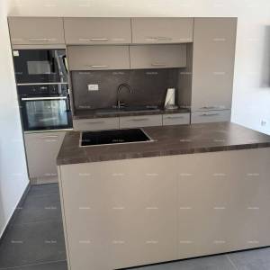 Prodaja- dvojna kuća s grijanim bazenom, Okolica Poreča!