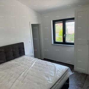 Prodaja- dvojna prizemnica s grijanim bazenom, Poreč!