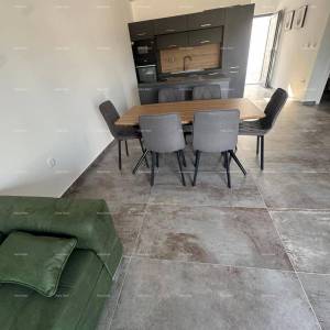 Prodaja- dvojna prizemnica s grijanim bazenom, Poreč!