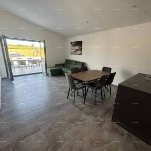 Prodaja- dvojna prizemnica s grijanim bazenom, Poreč!