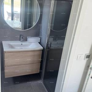 Prodaja- dvojna prizemnica s grijanim bazenom, Poreč!