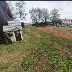 Prodaja- građevinsko zemljište s idejnim projektom u blizini Karigadora, Brtonigla!