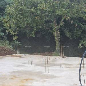 Prodaja - građevinsko zemljište s dozvolom i započetom gradnjom, blizina Barbana!