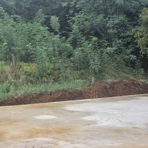 Prodaja - građevinsko zemljište s dozvolom i započetom gradnjom, blizina Barbana!