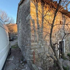 Prodaja kamene kuće, Kršan