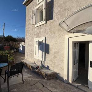 Prodaja kamene kuće, Kršan