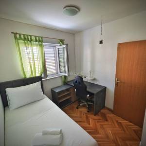 Prodaja, K.Gomilica, trosoban, namješten stan, 2.kat