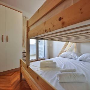 Prodaja, K.Gomilica, trosoban, namješten stan, 2.kat