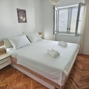 Prodaja, K.Gomilica, trosoban, namješten stan, 2.kat