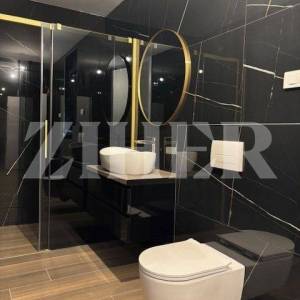 PRODAJA, KRK, DVA LUKSUZNA DVOETAŽNA APARTMANA S KROVNIM BAZENIMA