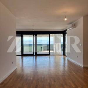 PRODAJA, KRK, DVA LUKSUZNA DVOETAŽNA APARTMANA S KROVNIM BAZENIMA