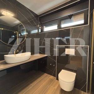 PRODAJA, KRK, DVA LUKSUZNA DVOETAŽNA APARTMANA S KROVNIM BAZENIMA