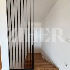 PRODAJA, KRK, DVA LUKSUZNA DVOETAŽNA APARTMANA S KROVNIM BAZENIMA