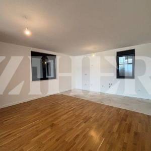 PRODAJA, KRK, DVA LUKSUZNA DVOETAŽNA APARTMANA S KROVNIM BAZENIMA