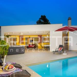 Istra, Svetvinčenat, predivna kuća sa bazenom i saunom, okružena prirodom