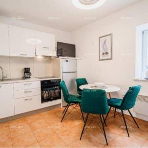 Prodaja - Kuća u centru, samo 50 m udaljena od mora, Umag!