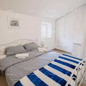 Prodaja - Kuća u centru, samo 50 m udaljena od mora, Umag!