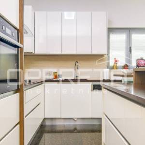 Prodaja, Kuća, Vrapče, Jačkovina, Samostojeća, 374m2