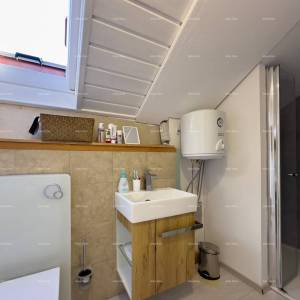 Prodaja kuće na odličnoj lokaciji u neposrednoj blizini Pulske arene, centar!