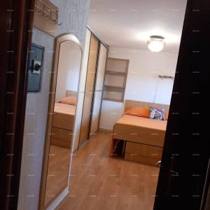 Prodaja kuće s dvorištem i parkirnim mjestima, Pula!