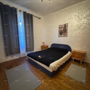 Prodaja kuće u širem dijelu centra s pomoćnom građevinom, Pula!