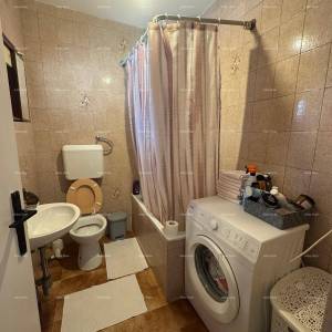 Prodaja kuće u širem dijelu centra s pomoćnom građevinom, Pula!