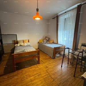 Prodaja kuće u širem dijelu centra s pomoćnom građevinom, Pula!