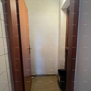 Prodaja kuće u širem dijelu centra s pomoćnom građevinom, Pula!